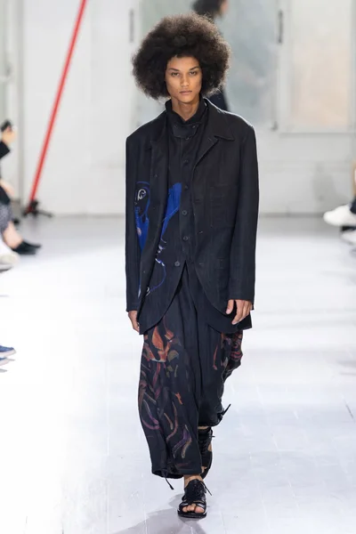 Look 3